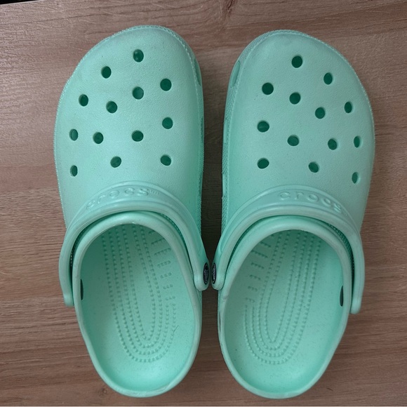 Crocs Teal - Picture 1 of 2